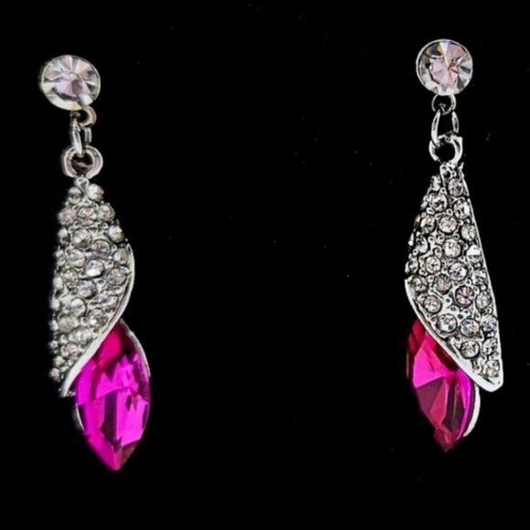 18K Gold Plated Pink Teardrop Necklace & Earring Set – Sparkling Crystal Accents - Picture 2 of 6